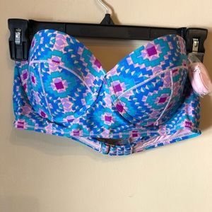 3/$15 NWOT Xhileration colorful swimsuit top